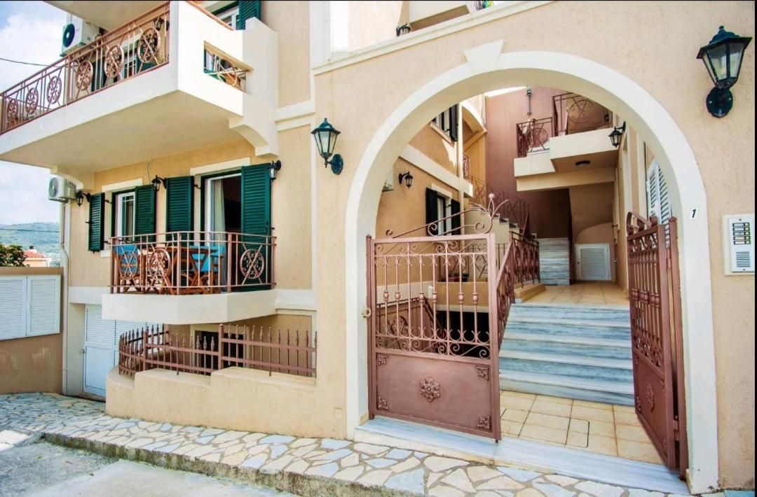 Elena'S Apartment 3 Аргостолион Экстерьер фото